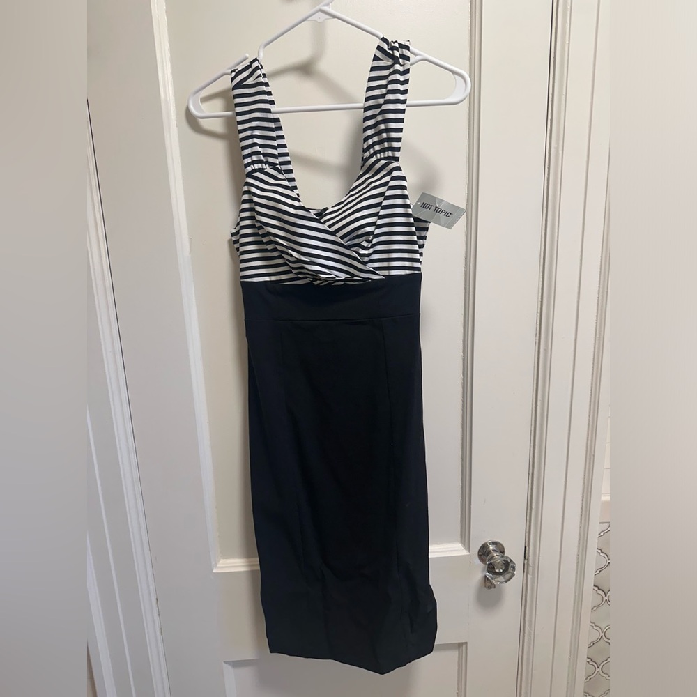 Hot topic pencil skirt dress. Never worn.